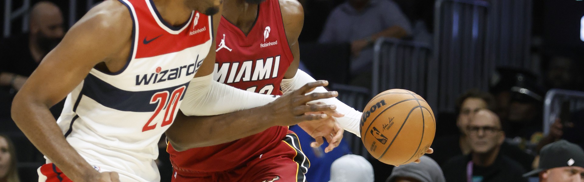 开云博彩-81分亲历者维拉纽瓦：科比那场很胶着 热火赢20+故意犯规让他得分