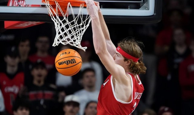 开云博彩-灰熊签下一名大个子落选秀，他在夏季联赛期间的表现非常一般？