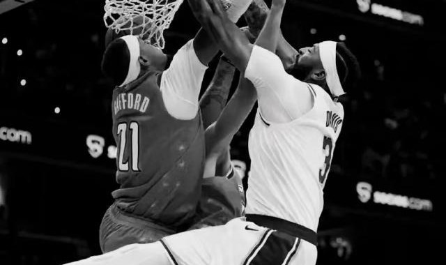 赛事直播-55分17篮板持续炸裂！浓眉哥火爆状态根本停不下来