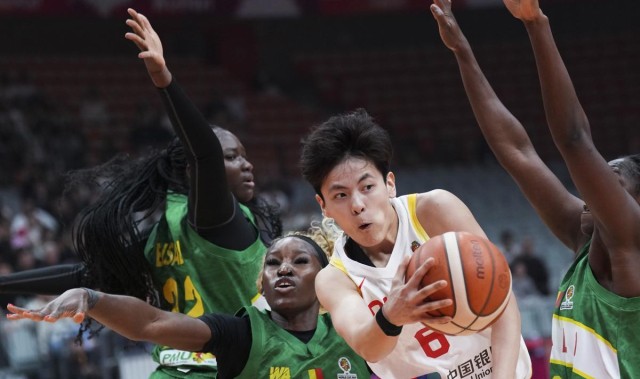 主场亮剑夺开门红！中国女篮81比68力克马里女篮，拿下世界杯资格赛首胜
