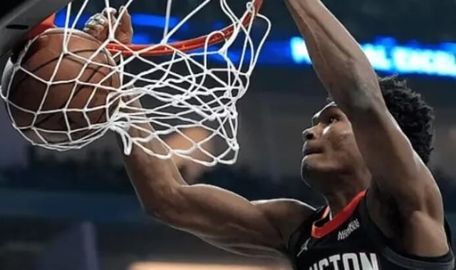 体育资讯-火箭下半场崩盘遭惨败，杜兰特申京都断电，两阵容短板始终未解决