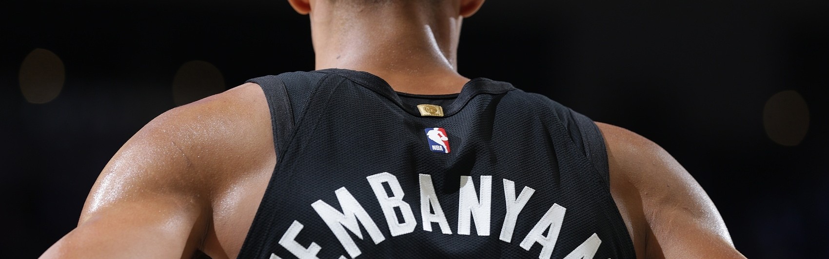 体育资讯-弗莱：文班足够年轻且迅速改变了球队文化 我支持他拿MVP