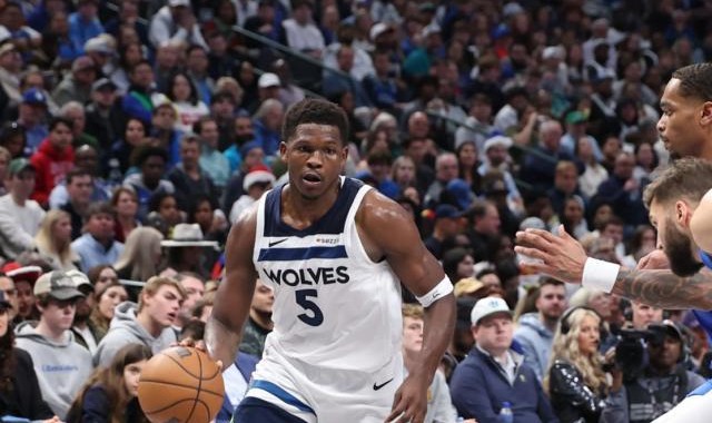 开云投注-小时候的梦想！爱德华兹圆梦圣诞大战：赢球更爽