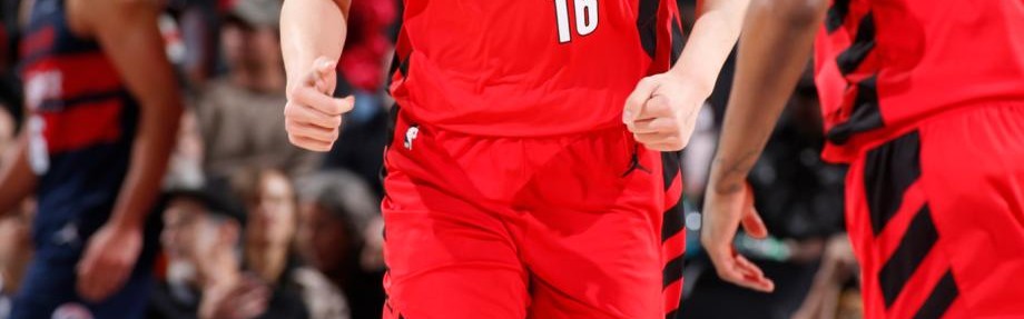 体育资讯-杨瀚森6分4篮板阿夫迪亚20+7 开拓者轻取奇才