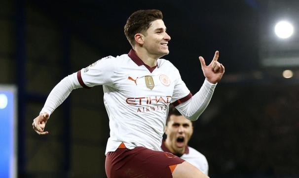 在线体育-3比1啃下硬骨头埃弗顿，卫冕冠军的精气神回来了